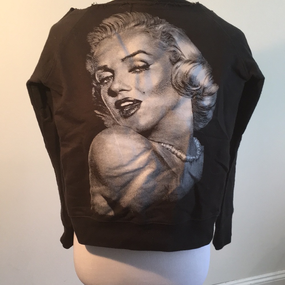 Jon Lauren, Marilyn Monroe sweatshirt